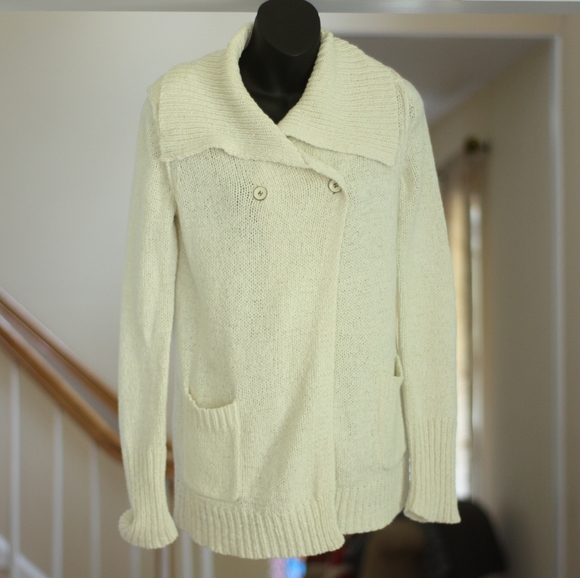 J. CREW Cream Large Collar Sweater - Picture 1 of 4